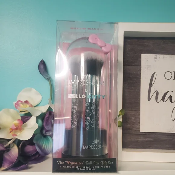HELLO KITTY Domed Complete Makeup Brush Set- Pink & BLACK
